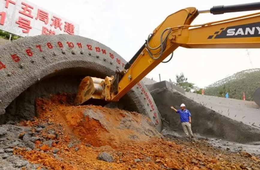 黃百鐵路接入南昆鐵路工程啟動(圖3)